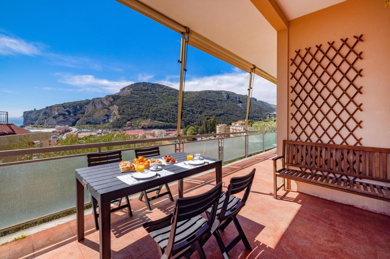 CASA MATILDE - Appartamento Vista Mare - con posto auto Finale Ligure Esterno foto