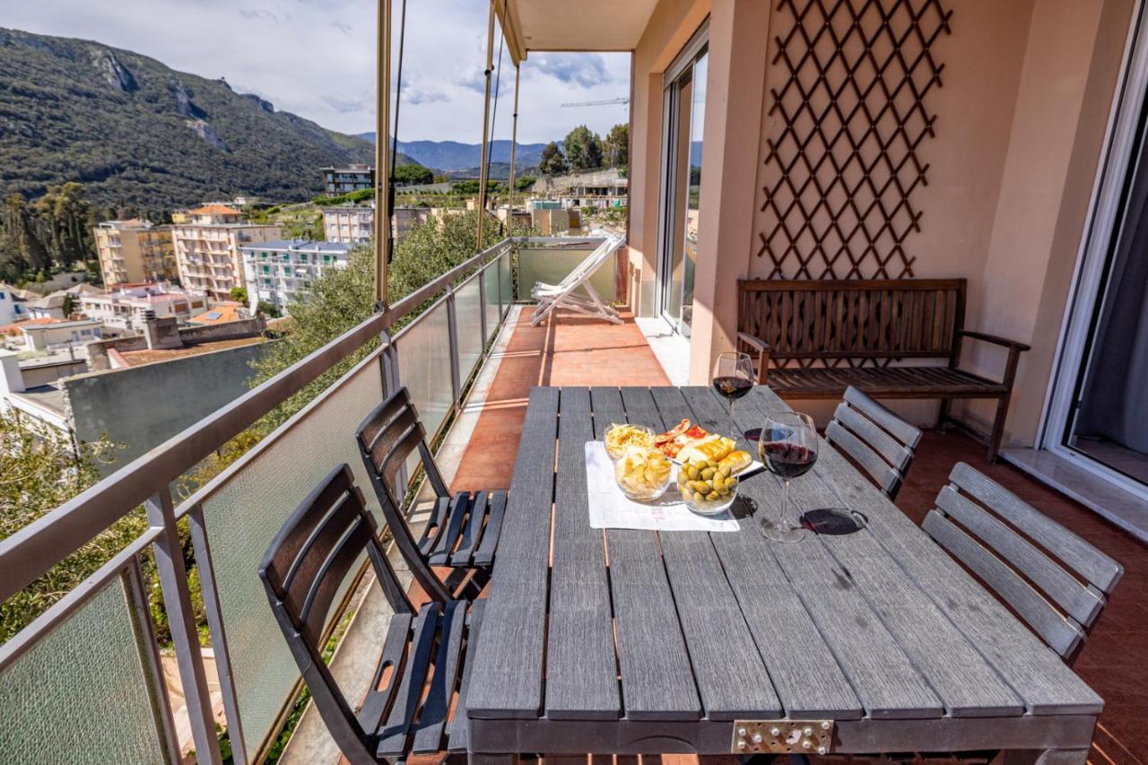 CASA MATILDE - Appartamento Vista Mare - con posto auto Finale Ligure Esterno foto